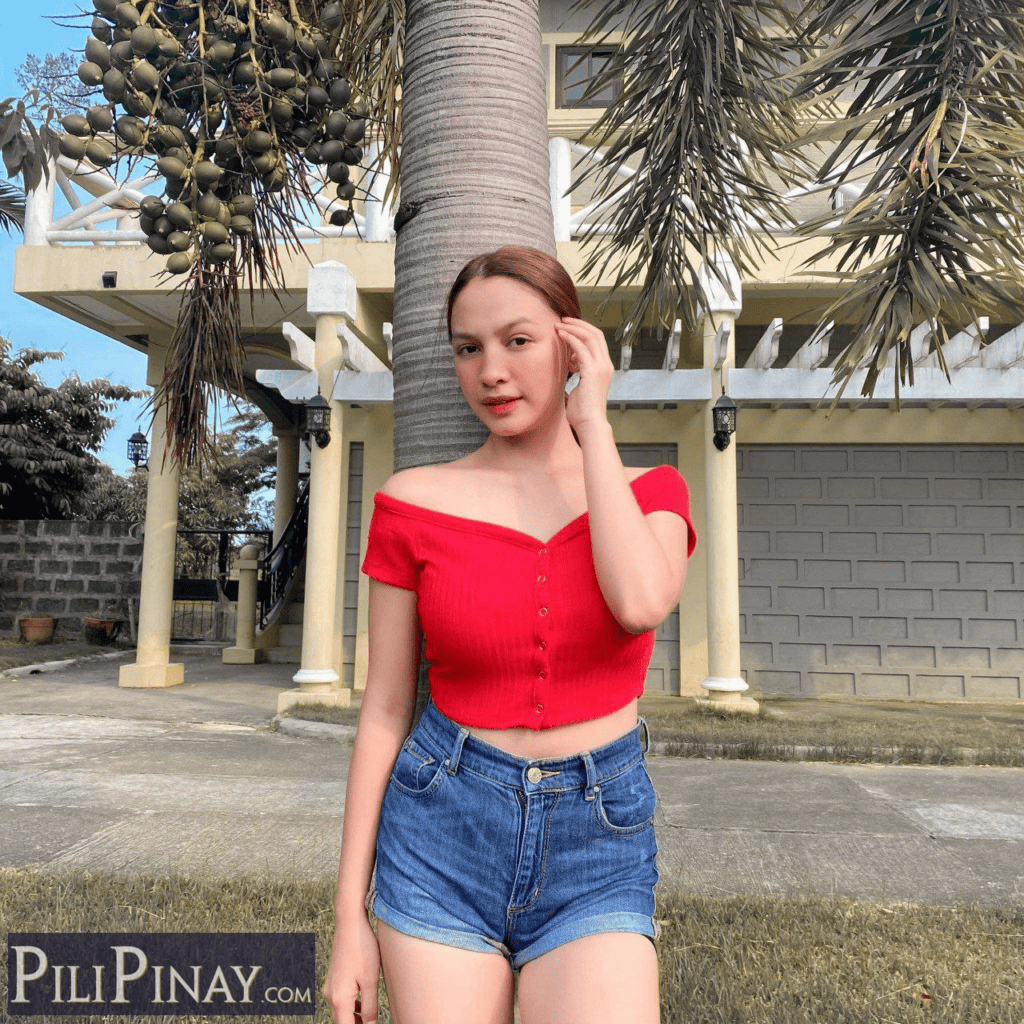 Allana Castro 29
