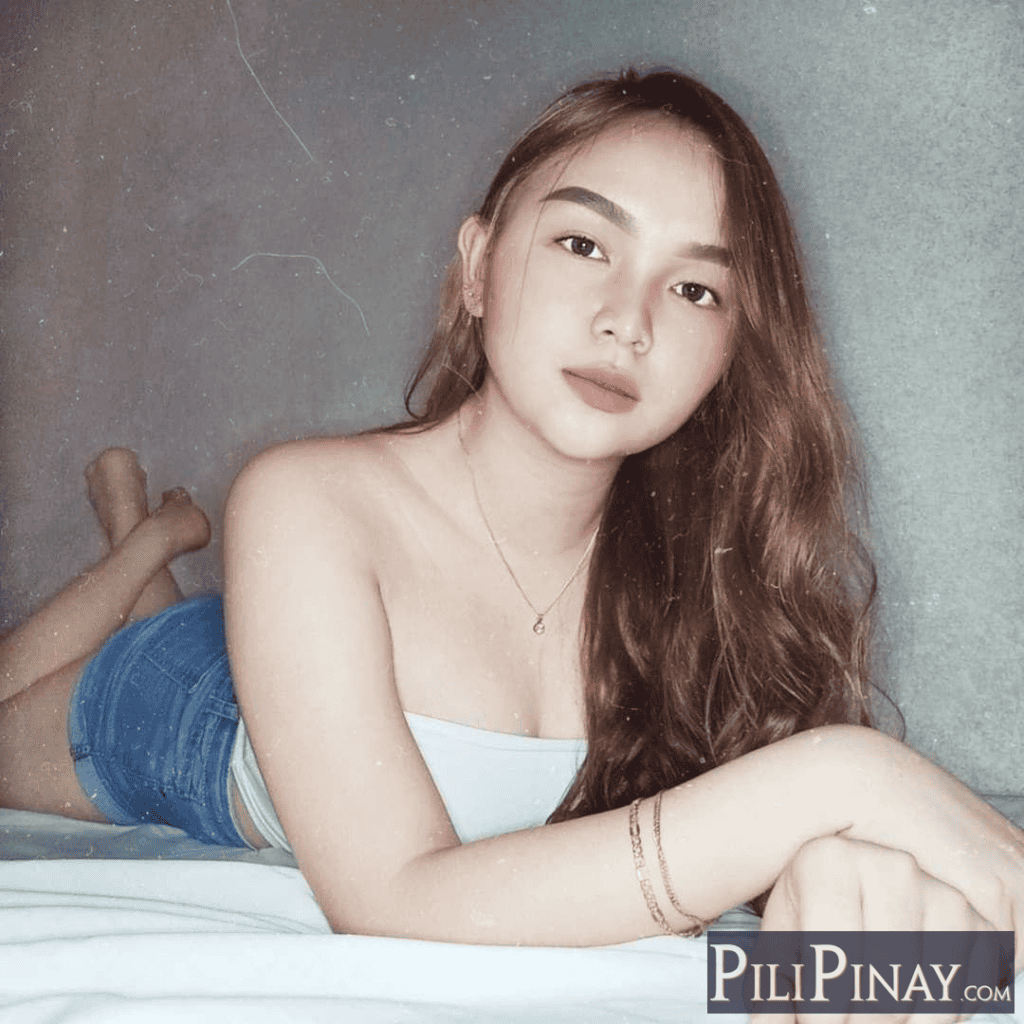 Rhianna Santos 89