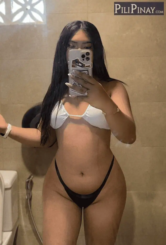 Ria Feliz 40