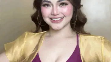 Rhian 6